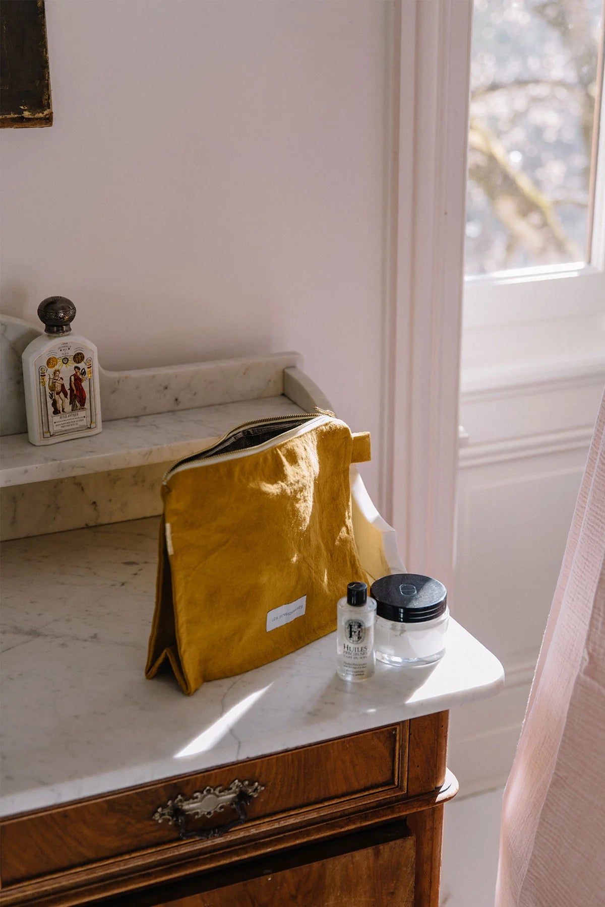 Trousse de toilette - jaune safran en épaisse toile de coton bio - Les pensionnaires