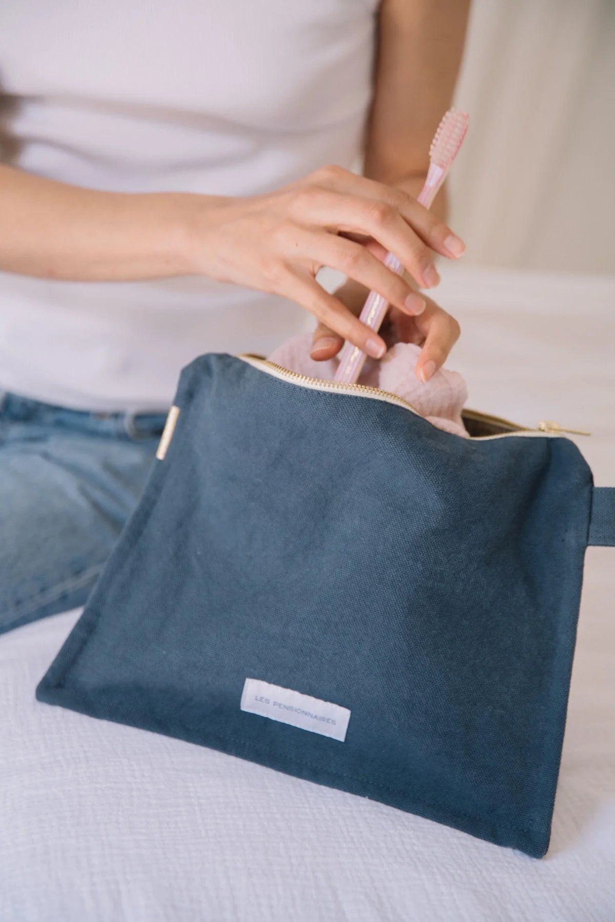 Trousse de toilette - bleu orage en épaisse toile de coton bio - Les pensionnaires