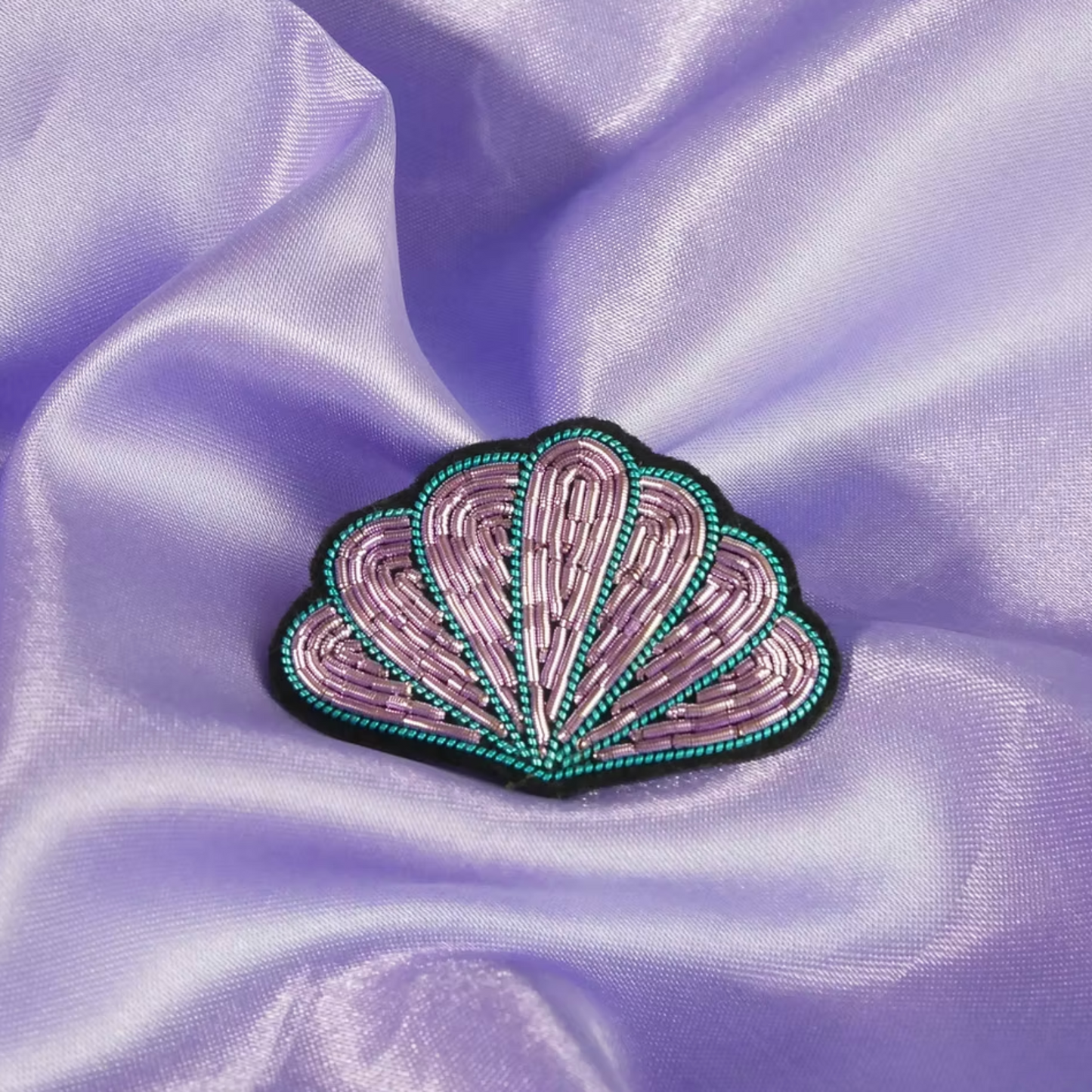 Broche - Coquillage irisé - Malicieuse