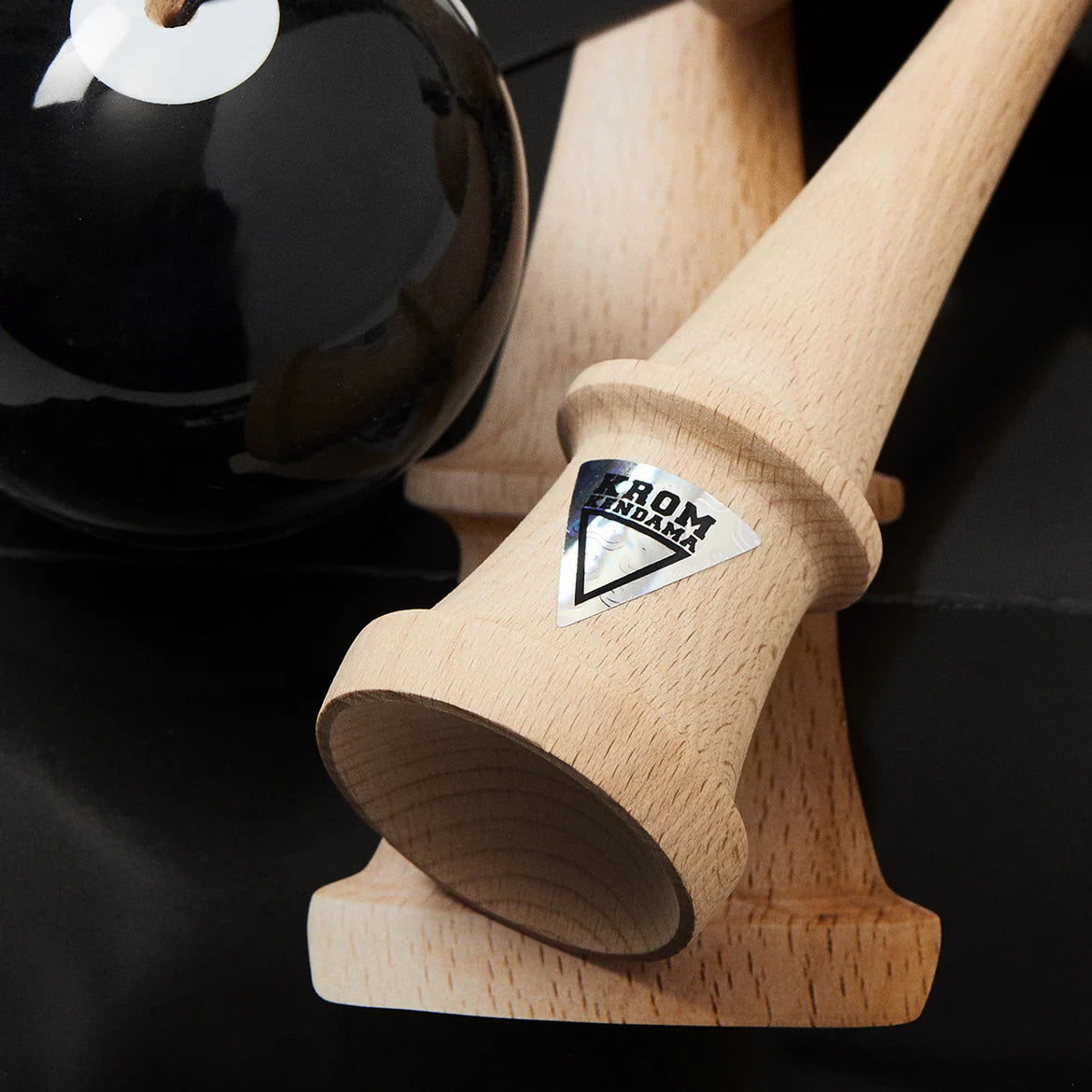 Kendama Pop - Noir - Krom