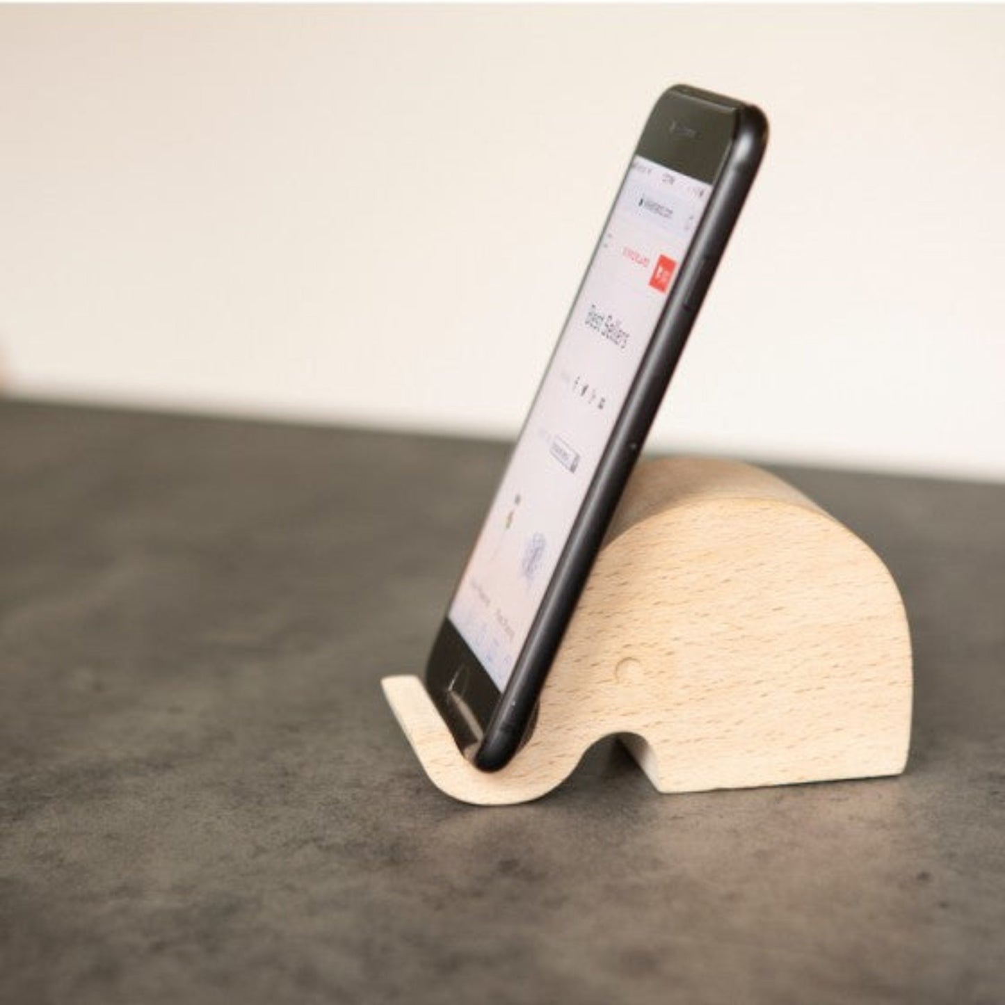 ELEPHANT BEECHWOOD PHONE STAND KIKKERLAND