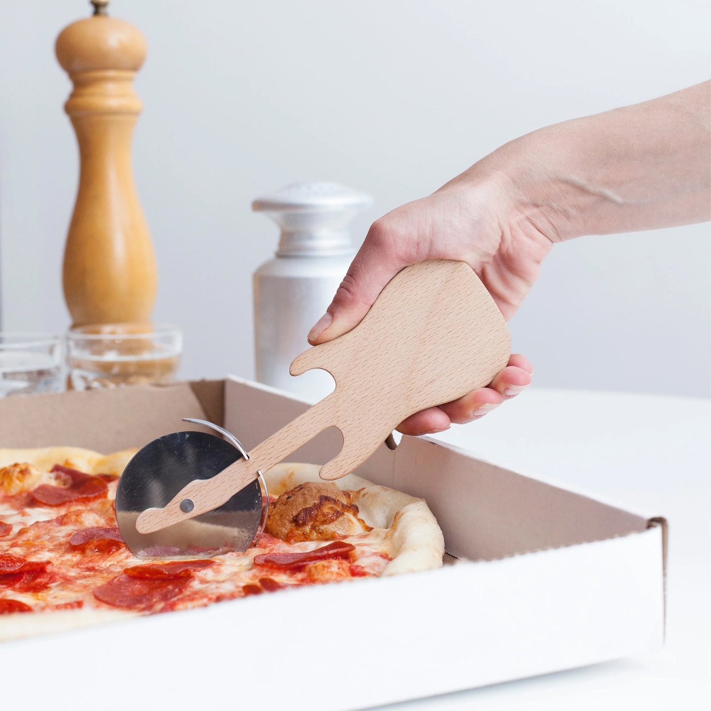 PIZZA CUTTER GUITAR