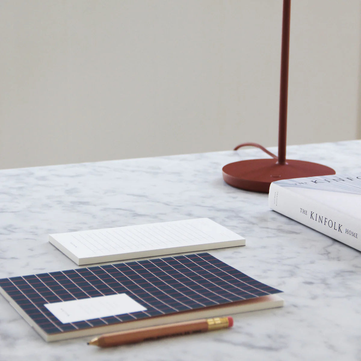 Carnet NOTEM Vita, taille moyenne - Grille bleu foncé