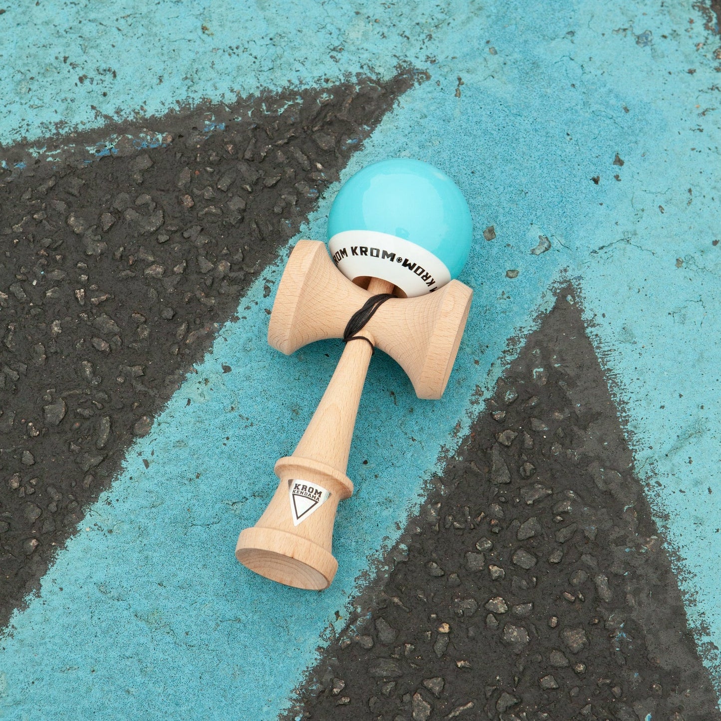 Kendama Pop - Bleu ciel - Krom