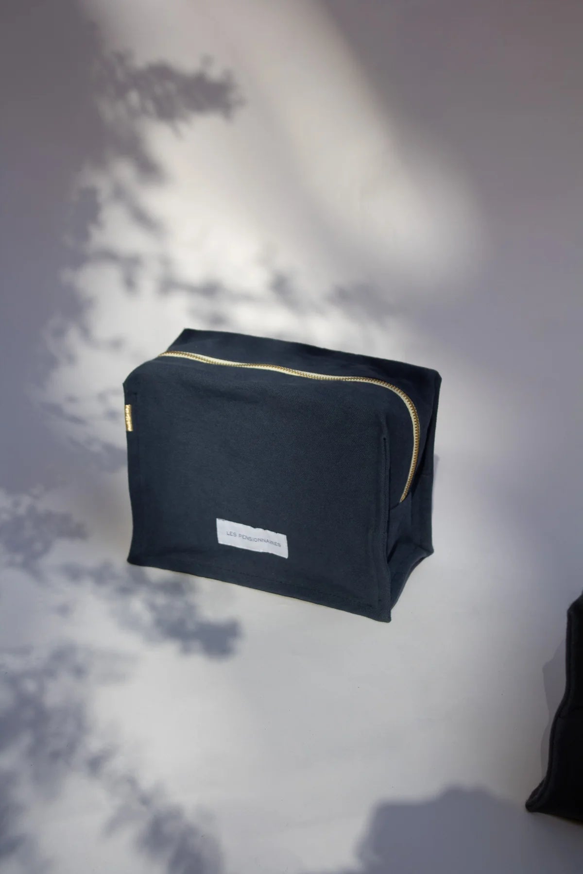 Trousse de toilette - cube - Bleu orage en épaisse toile de coton bio - Les pensionnaires
